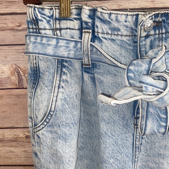 🎈Sale🎈American Eagle 🦅 Bag Style Mom Jeans - Picture 3 of 10